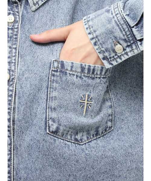 GYDA（ジェイダ）の「CROSS POINTケミカルデニムシャツ（シャツ/ブラウス・レディース・ブラック/ライトブルー・FREE）」の18枚目の写真