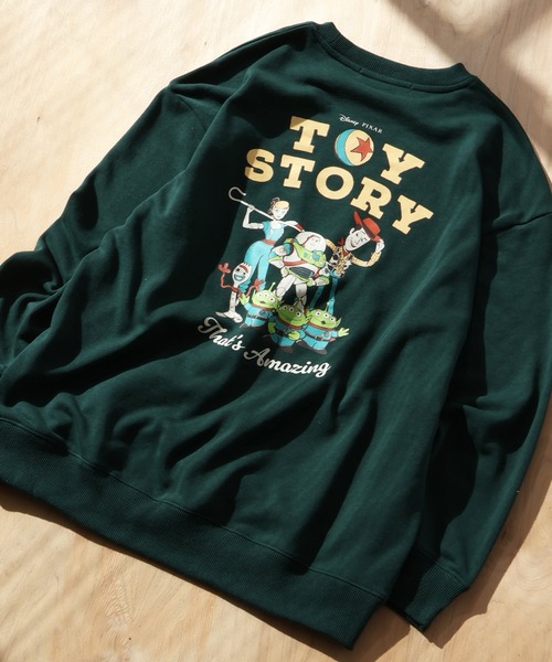 Disney(ディズニー)の「【DISNEY/ディズニー】バックプリント 裏毛クルーネックスウェット(スウェット・レディース・杢グレー/グリーン/オートミール/ブルー・L/M)」の7枚目の写真