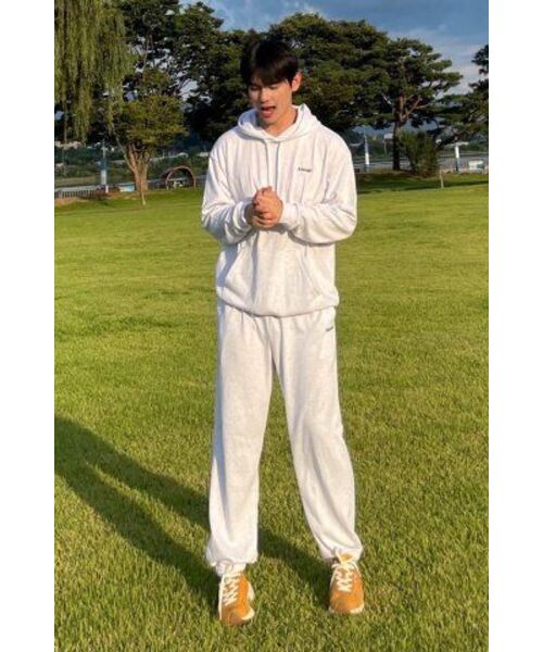 AFRESH(アフレッシュ)の「ニュービギン フードパーカー_ライトグレー トレーニング(パーカー・レディース・その他・M/L/XL/S)」の16枚目の写真