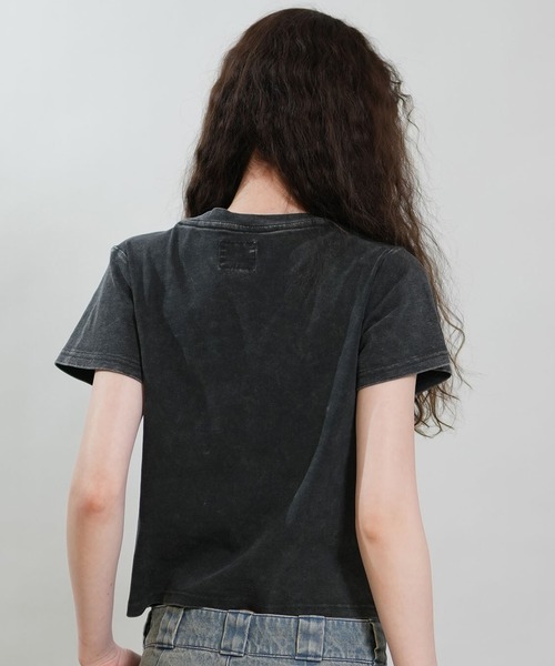 DC（ディーシー）の「DC/ディーシー  レディース ミニT 26 WS HIDDEN SS ムラサキ限定 LST261319M（Tシャツ/カットソー・レディース・ライトピンク/ライトブルー/スミクロ・S/M）」の5枚目の写真
