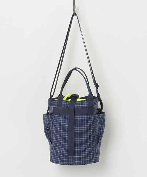 crossi(クロッシー)の「メッシュポケット リップストップ ドローストリングトート(ショルダーバッグ・レディース・ブルー/ブラック/グリーン・F)」の5枚目の写真