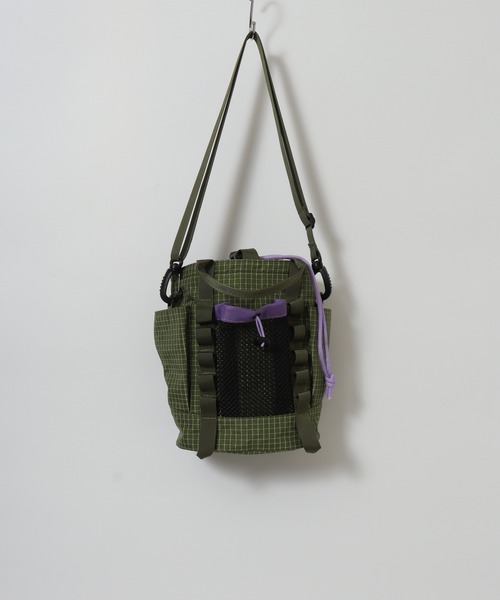 crossi(クロッシー)の「メッシュポケット リップストップ ドローストリングトート(ショルダーバッグ・レディース・ブルー/ブラック/グリーン・F)」の20枚目の写真