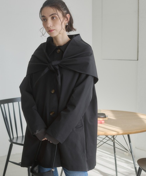 ANGIE（アンジー）の「スカーフ付きミドル丈ステンカラーコート（ステンカラーコート・レディース・アイボリー/ブラック/ライトベージュ・FREE）」の2枚目の写真
