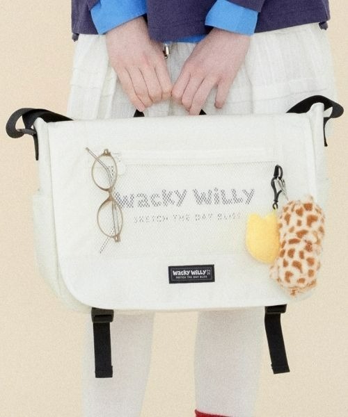 Wacky WiLLy（ワッキーウィリー）の「[26SS] FLIGHT V2 MESSENGER BAG（メッセンジャーバッグ・メンズ・ブラック/アイボリー・FREE）」の20枚目の写真