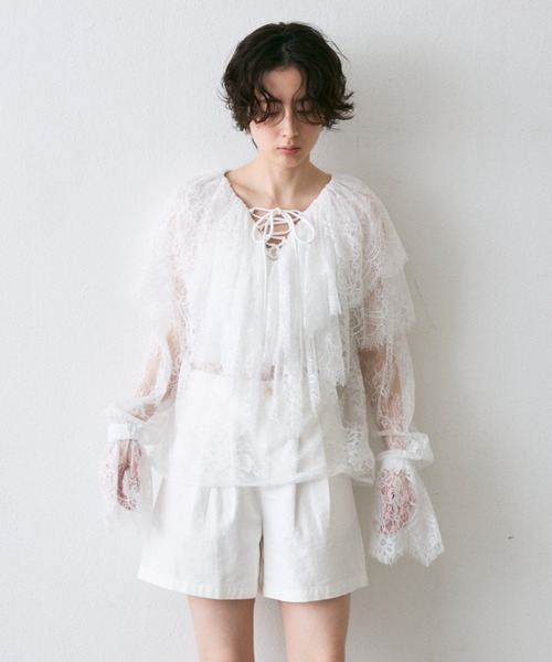 Trish(トリッシュ)の「レースフリルブラウス(シャツ/ブラウス・レディース・ブラック/ホワイト・MEDIUM)」の21枚目の写真