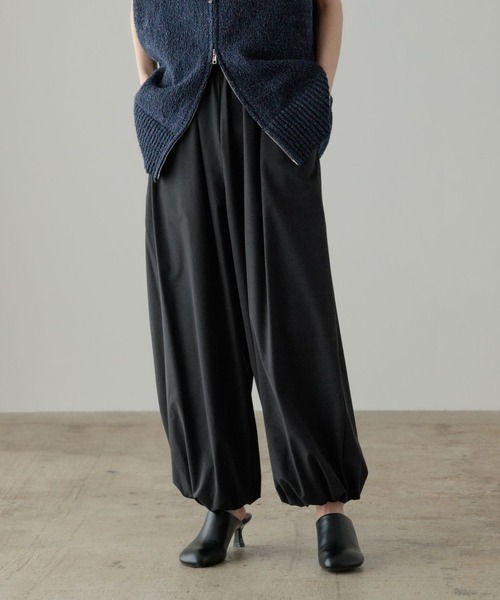 LOWRYS FARM（ローリーズファーム）の「ナイロンバルーンパンツ 639548（その他パンツ・レディース・ベージュ/ブラック/カーキ・FREE）」の2枚目の写真