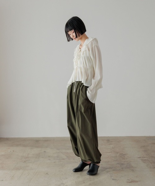 LOWRYS FARM（ローリーズファーム）の「ナイロンバルーンパンツ 639548（その他パンツ・レディース・ベージュ/ブラック/カーキ・FREE）」の9枚目の写真