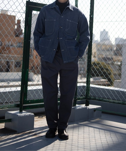 UNIVERSAL OVERALL(ユニバーサルオーバーオール)の「Adietive TUCK TAPERD(チノパンツ・メンズ・チャコールグレー/ブラック/ベージュ・S/M/L/XL)」の1枚目の写真