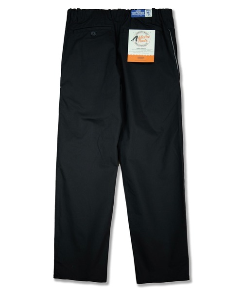 UNIVERSAL OVERALL(ユニバーサルオーバーオール)の「Adietive TUCK TAPERD(チノパンツ・メンズ・チャコールグレー/ブラック/ベージュ・S/M/L/XL)」の6枚目の写真