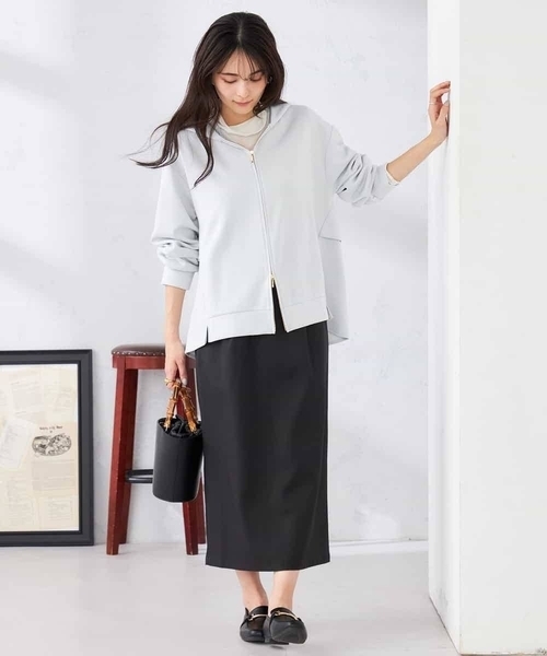 a.v.v（アーヴェヴェ）の「バックフレアダンボールパーカー（パーカー・レディース・アイボリー/ネイビー/ライトグレー・36/38/40）」の9枚目の写真