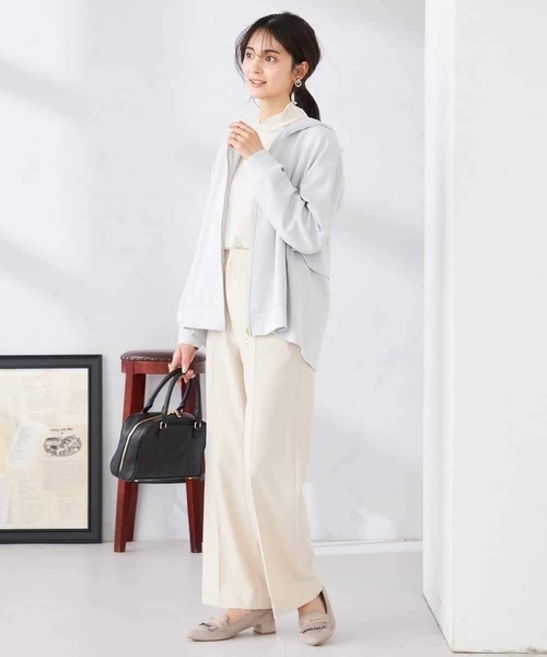 a.v.v（アーヴェヴェ）の「バックフレアダンボールパーカー（パーカー・レディース・アイボリー/ネイビー/ライトグレー・36/38/40）」の15枚目の写真