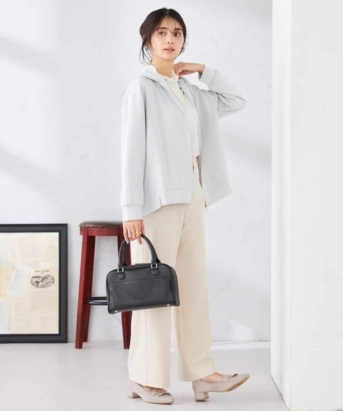 a.v.v（アーヴェヴェ）の「バックフレアダンボールパーカー（パーカー・レディース・アイボリー/ネイビー/ライトグレー・36/38/40）」の16枚目の写真