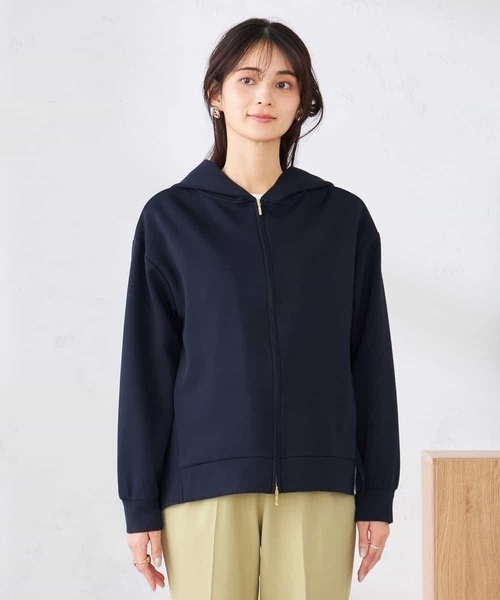 a.v.v（アーヴェヴェ）の「バックフレアダンボールパーカー（パーカー・レディース・アイボリー/ネイビー/ライトグレー・36/38/40）」の17枚目の写真