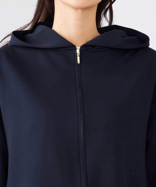 a.v.v（アーヴェヴェ）の「バックフレアダンボールパーカー（パーカー・レディース・アイボリー/ネイビー/ライトグレー・36/38/40）」の20枚目の写真