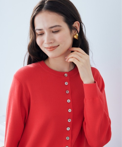 Mila Owen（ミラオーウェン）の「シェル釦デザインクロップドニットカーディガン（カーディガン/ボレロ・レディース・レッド/マルチ/ブラック/アイボリー・1/0）」の3枚目の写真