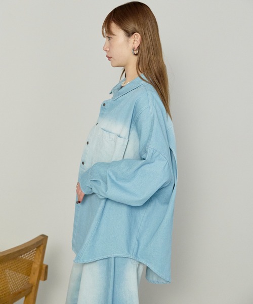 enhaut（アンオート）の「ヴィンテージ加工 デニム オーバー シャツ（シャツ/ブラウス・レディース・ライトブルー/インディゴブルー・FREE）」の6枚目の写真