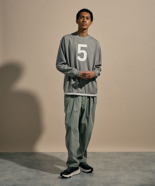 NUMERALS（ヌメラルズ）の「[NUMERALS]MOLDED JERSEY PULLOVER（Tシャツ/カットソー・メンズ・ブラック/グレー・LARGE/MEDIUM）」の3枚目の写真
