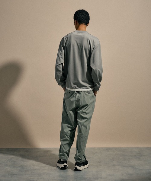 NUMERALS（ヌメラルズ）の「[NUMERALS]MOLDED JERSEY PULLOVER（Tシャツ/カットソー・メンズ・ブラック/グレー・LARGE/MEDIUM）」の5枚目の写真