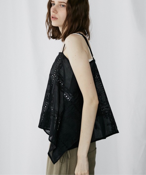 LOSCa(ロスカ)の「パッチワーク刺繍レースキャミ(その他トップス・レディース・ホワイト/ブラック・FREE)」の6枚目の写真