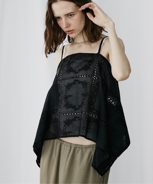 LOSCa(ロスカ)の「パッチワーク刺繍レースキャミ(その他トップス・レディース・ホワイト/ブラック・FREE)」の5枚目の写真