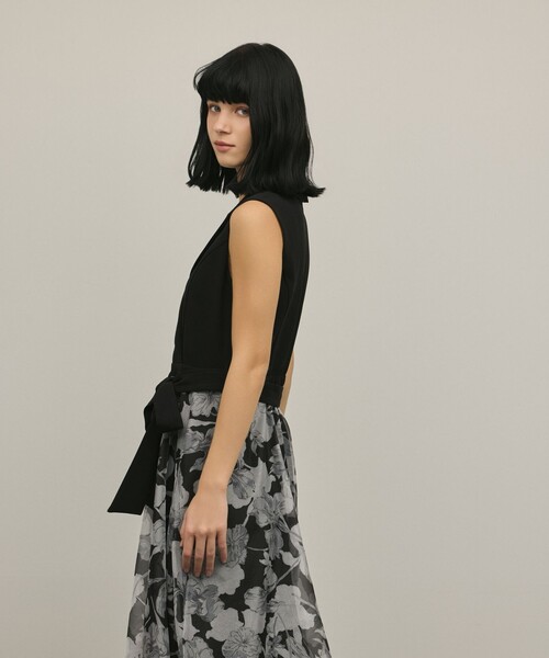 GRACE CONTINENTAL（グレースコンチネンタル）の「カシュクールフラワープリントワンピース（ワンピース・レディース・グレー/ブラック・36/38）」の7枚目の写真