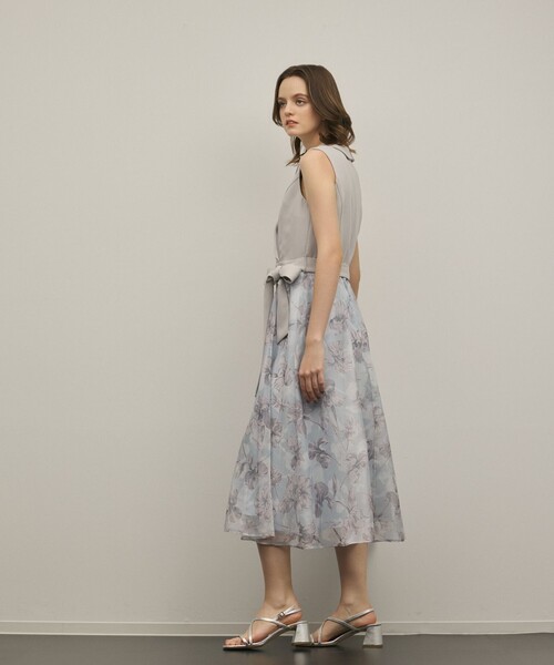 GRACE CONTINENTAL（グレースコンチネンタル）の「カシュクールフラワープリントワンピース（ワンピース・レディース・グレー/ブラック・36/38）」の19枚目の写真