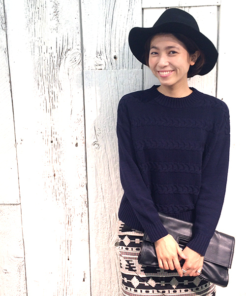 mystic（ミスティック）の「【mystic】ケーブルボーダーニットプルオーバー（ニット/セーター・レディース・キャメル/オフホワイト/ブラック/ネイビー・ﾌﾘ-）」の3枚目の写真