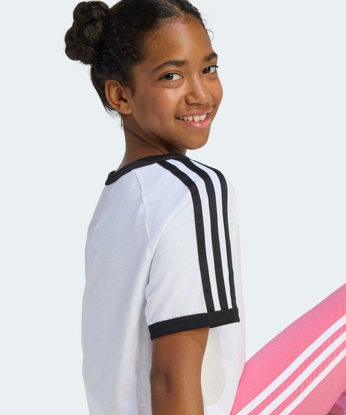adidas（アディダス）の「3 STRIPES TEE / アディダスオリジナルス adidas Originals（Tシャツ/カットソー・キッズ・ブラック/ホワイト・130/140/150/160）」の7枚目の写真