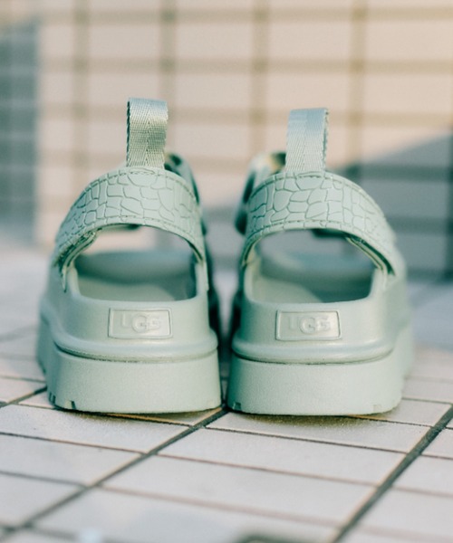 UGG（アグ）の「W GOLDENGLOW EMBOSSED　1175311-ART（サンダル・レディース・ブルー・5/6/7/8/9）」の6枚目の写真