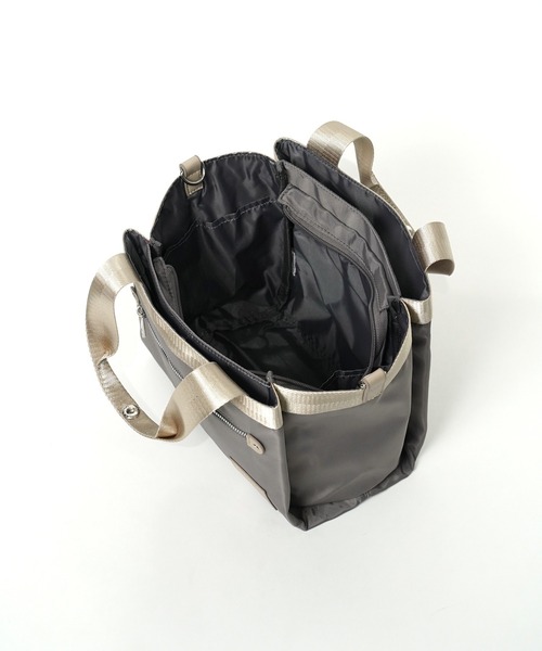 Legato Largo（レガートラルゴ）の「"02"≪Legato Largo≫ALL DAY/オールデイ 10ポケット バイカラー 2WAY ショルダーバッグ（バックパック/リュック・レディース・ブラック/グレー/サンドベージュ/ネイビー・ONE SIZE）」の12枚目の写真