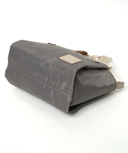 Legato Largo（レガートラルゴ）の「"02"≪Legato Largo≫ALL DAY/オールデイ 10ポケット バイカラー 2WAY ショルダーバッグ（バックパック/リュック・レディース・ブラック/グレー/サンドベージュ/ネイビー・ONE SIZE）」の15枚目の写真