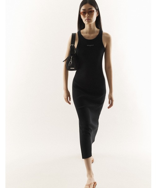 Maison Kitsune（メゾンキツネ）の「MAISON KITSUNE PARIS RIBBED TANK DRESS（ワンピース・レディース・ブラック・XS/L/M/S）」の8枚目の写真