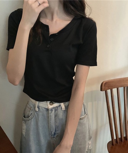 shyam inspiration（シャムインスピレーション）の「2026年新作/ヘンリーネックシンプルTシャツ/クロップド/ベーシックカラー/半袖（Tシャツ/カットソー・レディース・ホワイト/ブラック/グレー・M/L）」の5枚目の写真