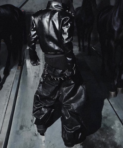 RICH(リッチ)の「【RICH】Mock Double Waist Wide Leg Pants / 【リッチ】モックダブルウエストワイドデニムパンツ<着用動画あり>(デニムパンツ・メンズ・ブラック・02/01)」の6枚目の写真
