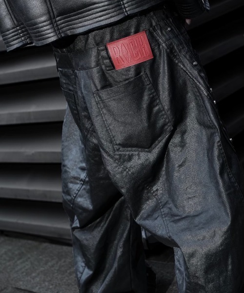 RICH(リッチ)の「【RICH】Mock Double Waist Wide Leg Pants / 【リッチ】モックダブルウエストワイドデニムパンツ<着用動画あり>(デニムパンツ・メンズ・ブラック・02/01)」の4枚目の写真