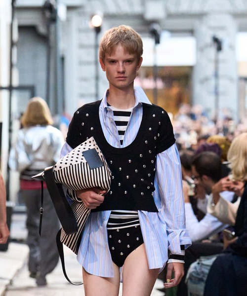 MSGM(エムエスジーエム)の「スタッズ ショートスリーブ ニットトップ(ニット/セーター・レディース・ピンク/ブラック・M/S)」の11枚目の写真