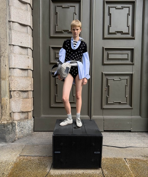 MSGM(エムエスジーエム)の「スタッズ ショートスリーブ ニットトップ(ニット/セーター・レディース・ピンク/ブラック・M/S)」の12枚目の写真