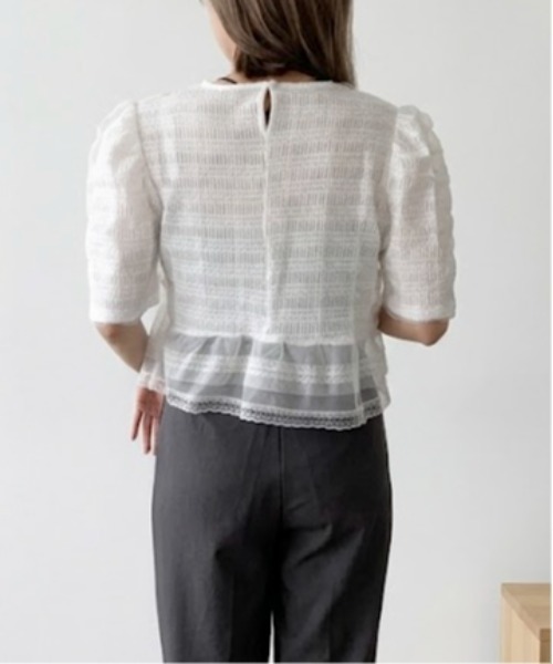 Maison Calme(メゾンカルム)の「【26年春夏新作】チュールドッキングペプラムパフスリーブUネックカットソー(Tシャツ/カットソー・レディース・ホワイト/ピンク・F)」の20枚目の写真