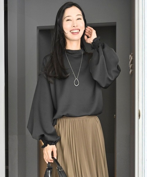 Ehre style(エーレスタイル)の「休日やお仕事に!2way袖 華やか服(シャツ/ブラウス・レディース・ホワイト/ブラウン/ブラック・FREE)」の2枚目の写真