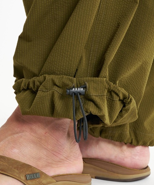 REEF（リーフ）の「REEF メンズ SUCKER UTILITY JAM PANTS  【2026年夏モデル】/リーフストレッチカーゴパンツ（カーゴパンツ・メンズ・オリーブ/ブラック・MEDIUM/LARGE/X-LARGE/SMALL）」の14枚目の写真