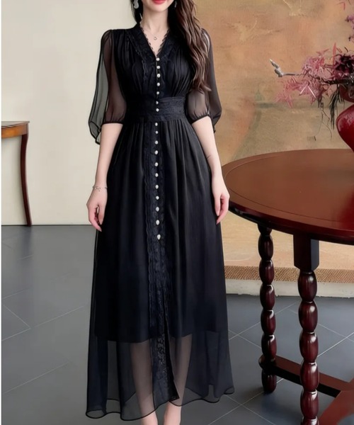 LUCPY(ラクピー)の「シアースリーブプリーツロングワンピース(ワンピース・レディース・ブラック・X-LARGE/LARGE/MEDIUM/SMALL)」の4枚目の写真