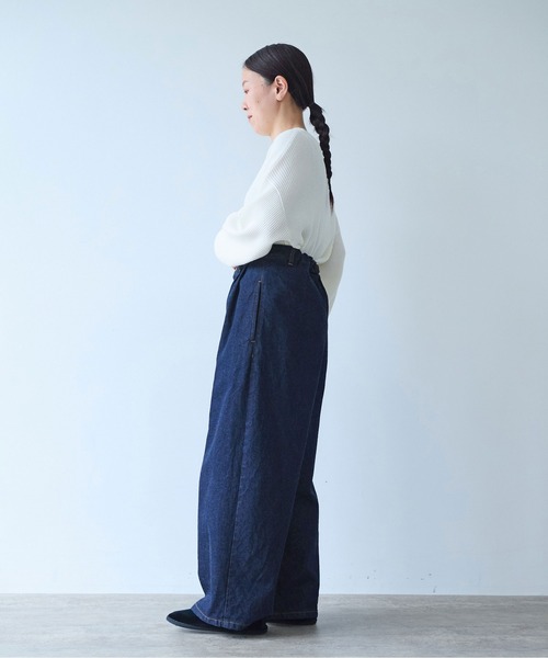 yuni(ユニ )の「Cotton 11oz denim back gum wide pants(デニムパンツ・レディース・ネイビー・M/S)」の7枚目の写真