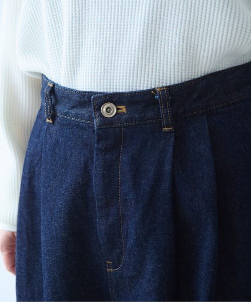 yuni(ユニ )の「Cotton 11oz denim back gum wide pants(デニムパンツ・レディース・ネイビー・M/S)」の15枚目の写真