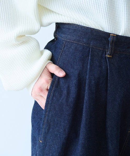 yuni(ユニ )の「Cotton 11oz denim back gum wide pants(デニムパンツ・レディース・ネイビー・M/S)」の16枚目の写真