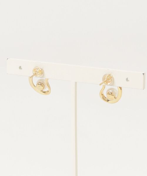 Kengo Kuma + MA,YU （ケンゴ クマ プラス マユ ）の「ケンゴ クマ プラス マユ ピアス（ピアス（両耳用）・レディース・イエローゴールド・ONE SIZE）」の3枚目の写真