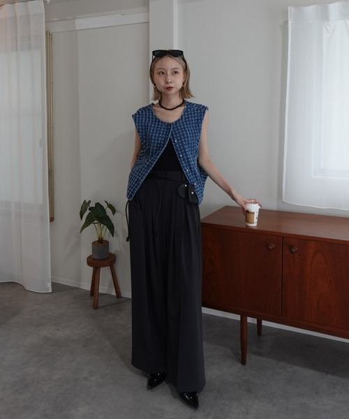 Ameri(アメリ)の「MODERN BALANCE TUCK PANTS(その他パンツ・レディース・ブラウン/チャコールグレー/レッド・MEDIUM/SMALL)」の21枚目の写真