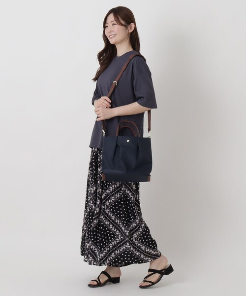 one'sterrace(ワンズテラス)の「Legato Largo 撥水ナイロン 2WAYトート(トートバッグ・レディース・グレー系4/ブラウン系8/パープル系1/ネイビー系5・99)」の20枚目の写真