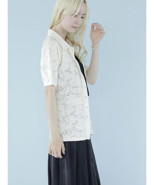 :ETHROF(イーサオブ)の「FLOWER JACQUARD SHEER SHIRT(その他トップス・レディース・ブラック/アイボリー・FREE)」の10枚目の写真