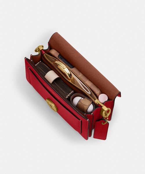 COACH(コーチ)の「タビー ショルダー バッグ 20(ショルダーバッグ・レディース・レッド系その他・ONE)」の9枚目の写真