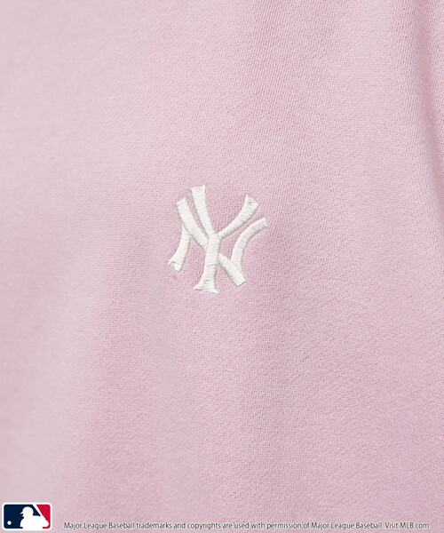 PUBLUX(パブリュクス)の「PUBLUX/パブリュクス 別注 MLB スーパービッグ ロゴスウェット 限定展開(スウェット・メンズ・ライトグレー/サックスブルー/ピンク/ブラウン/ブラック・フリ-)」の19枚目の写真